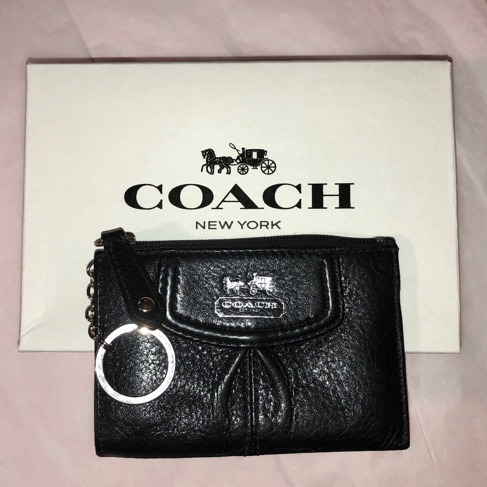 COACH Black Leather Card holder w/ Zipper Keychain